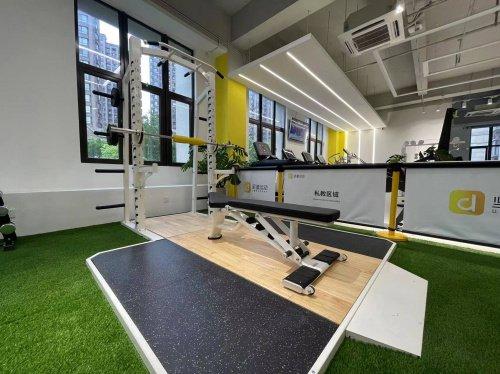 坚蛋运动 AI健康战略引领下的新质生产力实践与家政服务创新